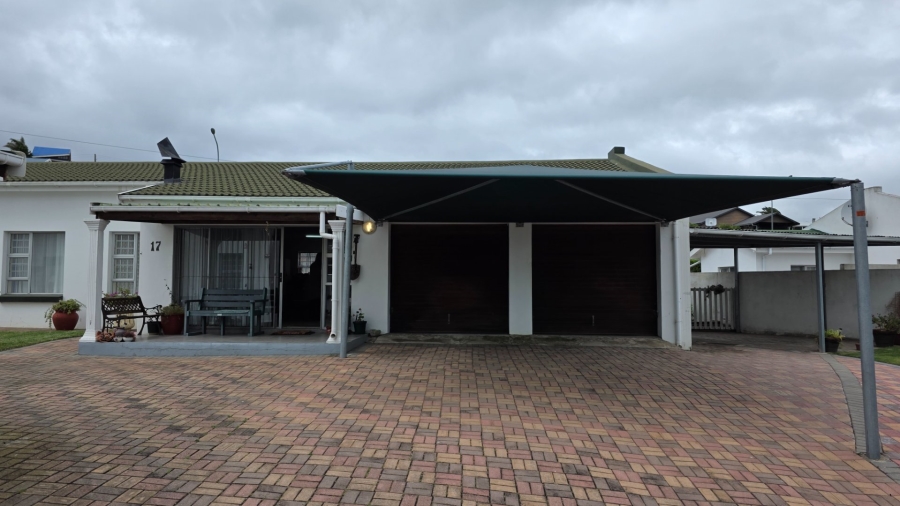 3 Bedroom Property for Sale in Fraaiuitsig Western Cape